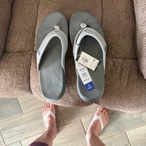 Hurley mens Gray and Blue Flip Flops